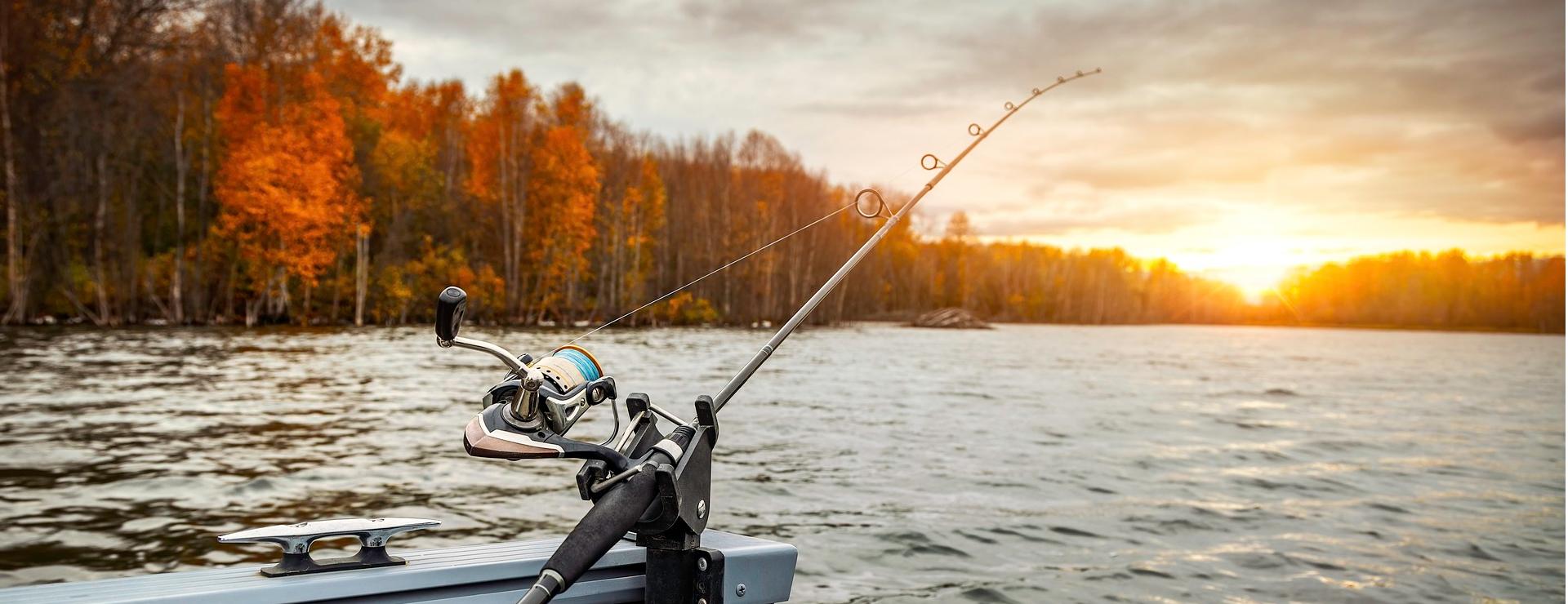 Angelausrüstungsgeschäft -Angelausrüstungsgeschäft fishing boat 5541327 1920